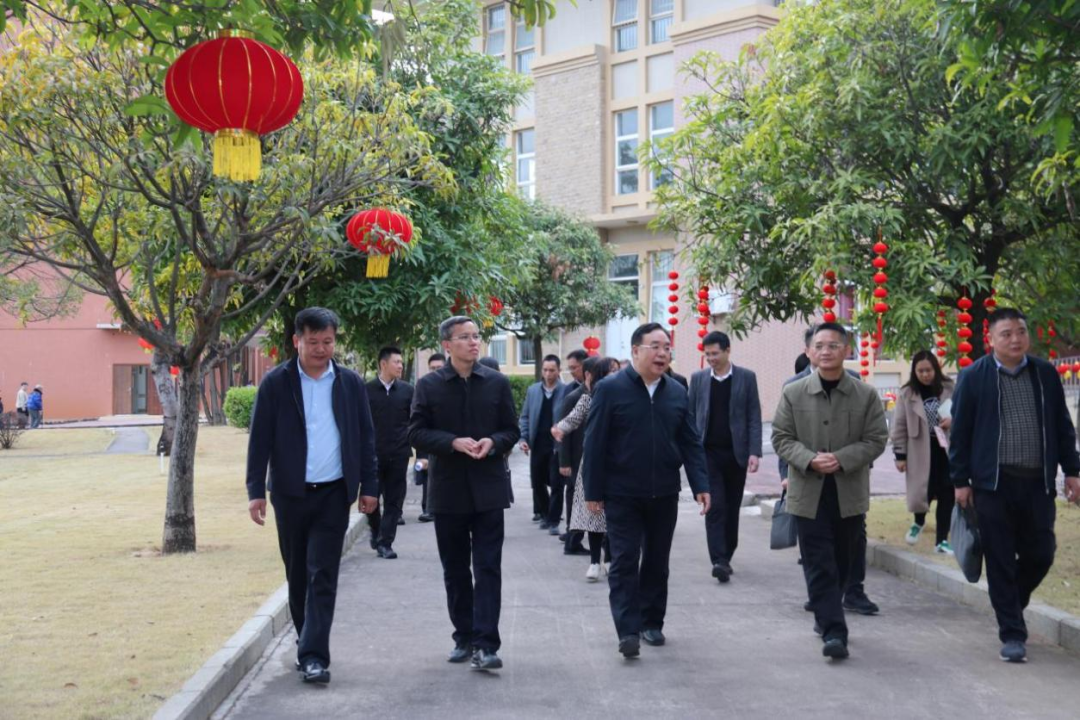 省廳丁紅都書(shū)記蒞清：調(diào)研養(yǎng)老福祉，傳遞新春溫情