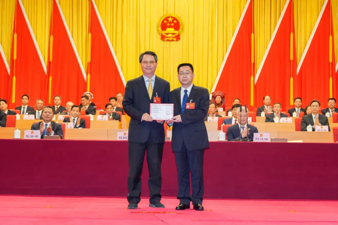 陳金鑾當(dāng)選清遠(yuǎn)市人民政府市長